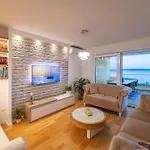 Penthouse Nikola