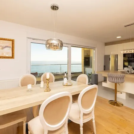 Penthouse Nikola * מאקרסקה