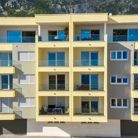Penthouse Nikola