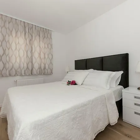 Penthouse Nikola Διαμέρισμα *